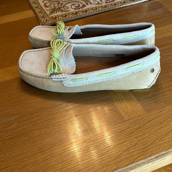 Ugg suede leather Comfy  beige vanilla 7 moccasins shoes lemon lime accent - Picture 2 of 8